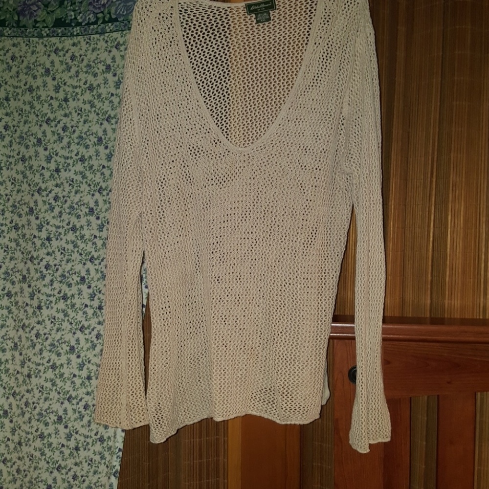 Lightweight sweater