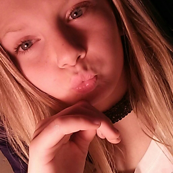 Meet your Posher, Adrianna - Picture 2 of 2