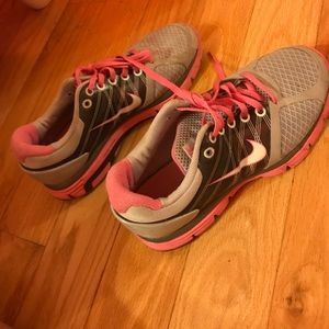 Nike tennis shoes
