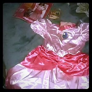 Princess Peach costume