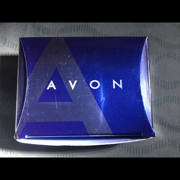 AVON Blue Topaz Colored Gemstone Necklace NIB - Picture 3 of 3