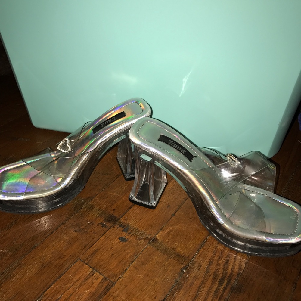 Heels - Picture 3 of 3