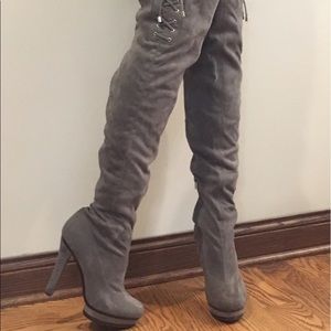 Beautiful gray over the knee Jennifer Lopez boots