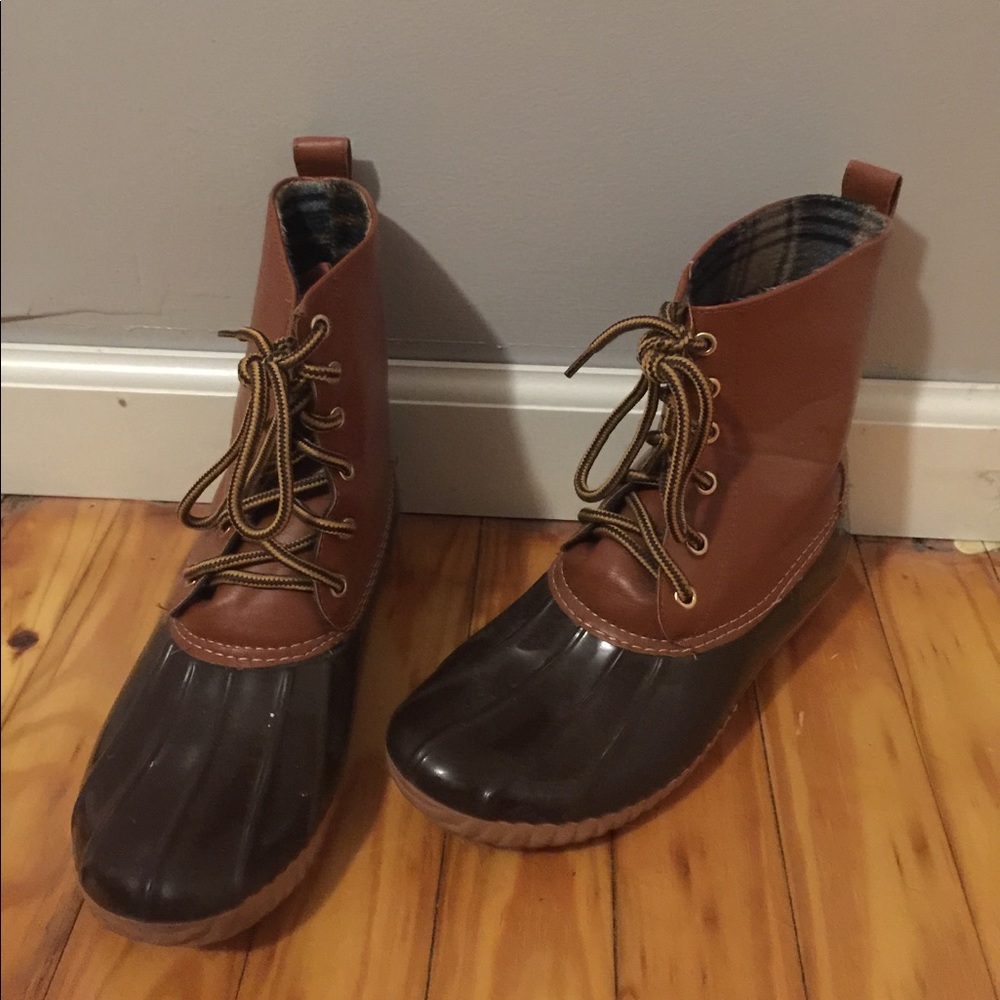 Duck boots