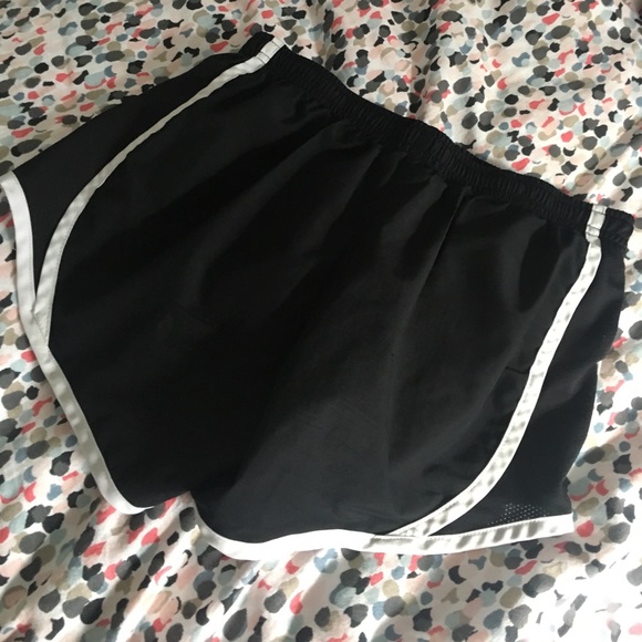 Shorts - Picture 3 of 3