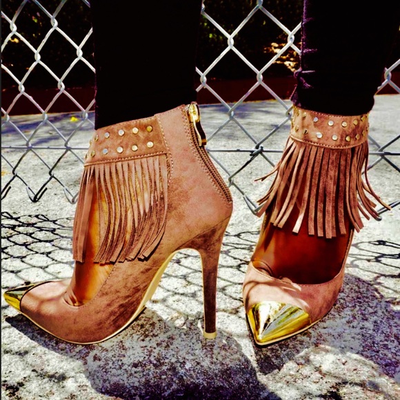 NIB Tan Fringe Studded Cap Toe Stiletto Heel Pump - Picture 6 of 8