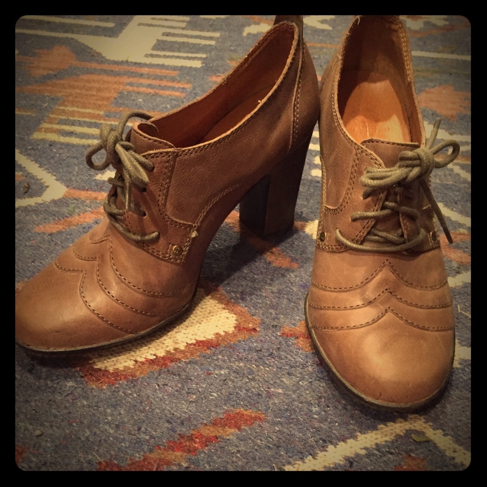 Frye oxford