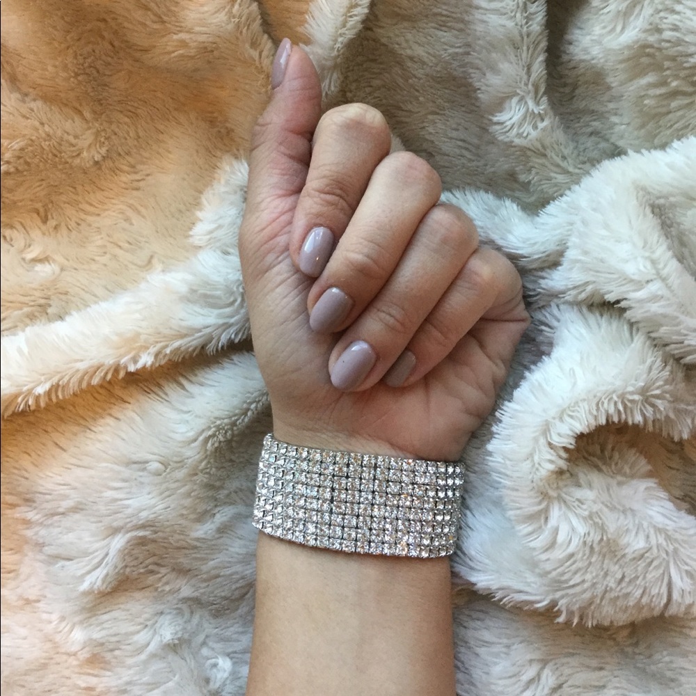Stunning Rhinestone Bracelet - Picture 2 of 3