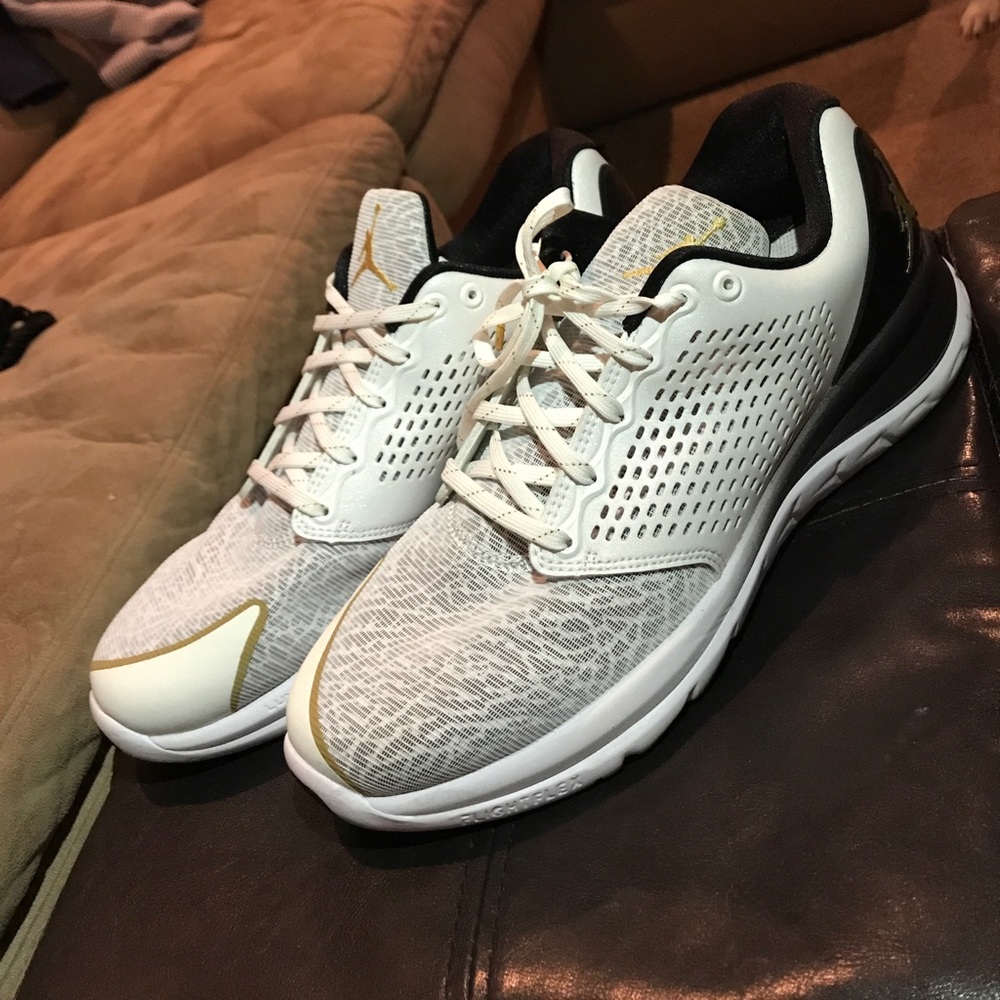 Men's jordans cross trainer sneakers