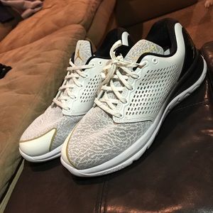 Men's jordans cross trainer sneakers