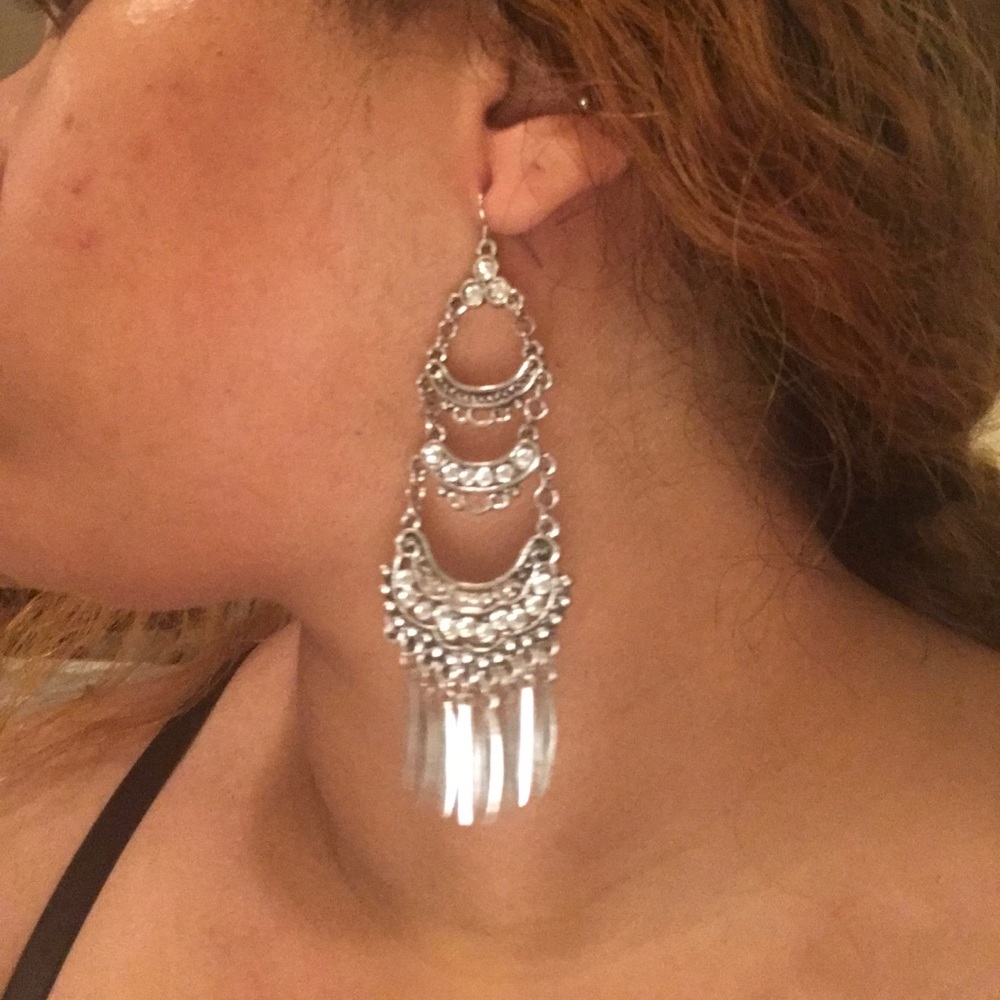 💜Priced to Bundle💜 silver chandelier earrings