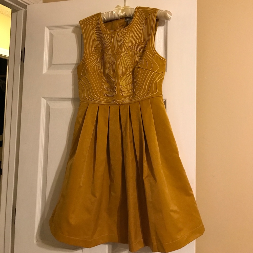 Esley Dress Size Small Mustard Yellow