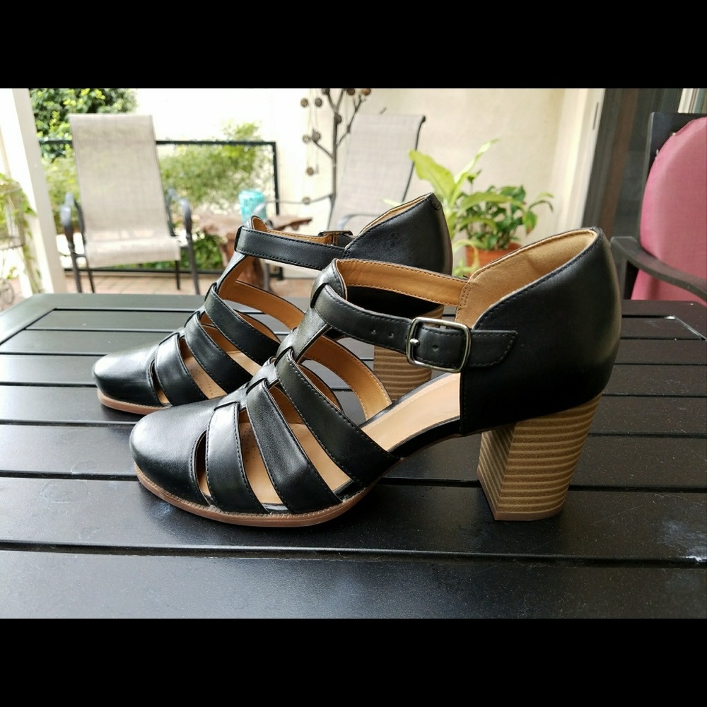 🍒🍷 Will return shortly Artisan Leather Heels - Picture 5 of 8