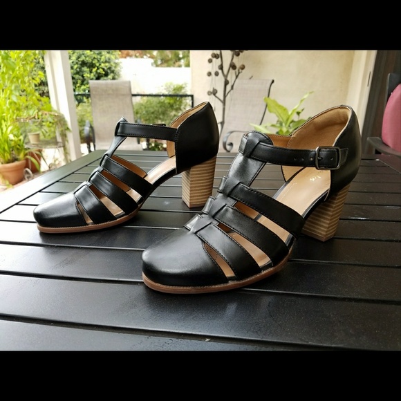 🍒🍷 Will return shortly Artisan Leather Heels - Picture 2 of 8