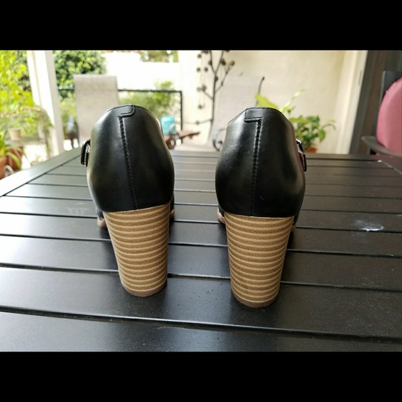 🍒🍷 Will return shortly Artisan Leather Heels - Picture 4 of 8