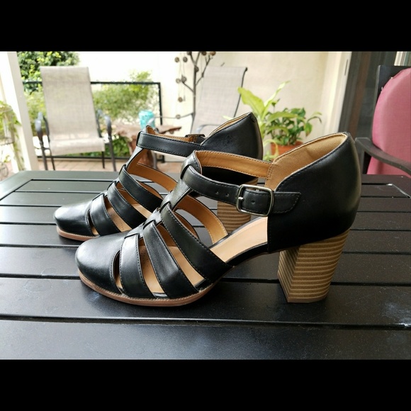 🍒🍷 Will return shortly Artisan Leather Heels - Picture 5 of 8