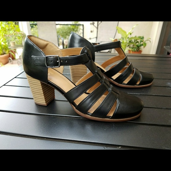 🍒🍷 Will return shortly Artisan Leather Heels - Picture 6 of 8