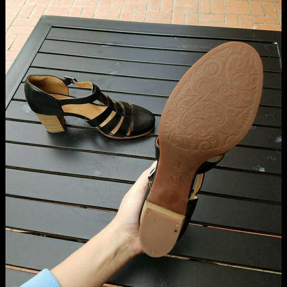 🍒🍷 Will return shortly Artisan Leather Heels - Picture 7 of 8