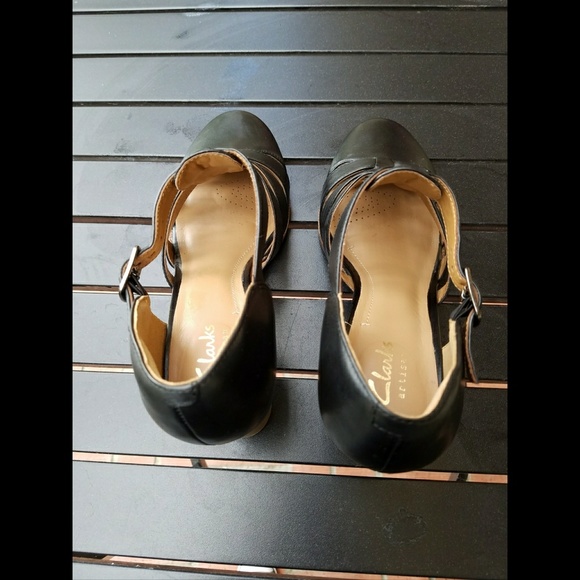 🍒🍷 Will return shortly Artisan Leather Heels - Picture 8 of 8