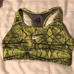 Nike pro sports bra