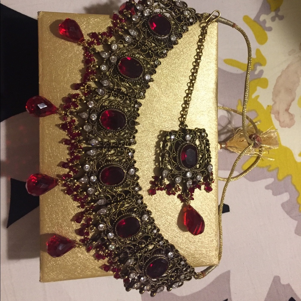 Necklace and head piece