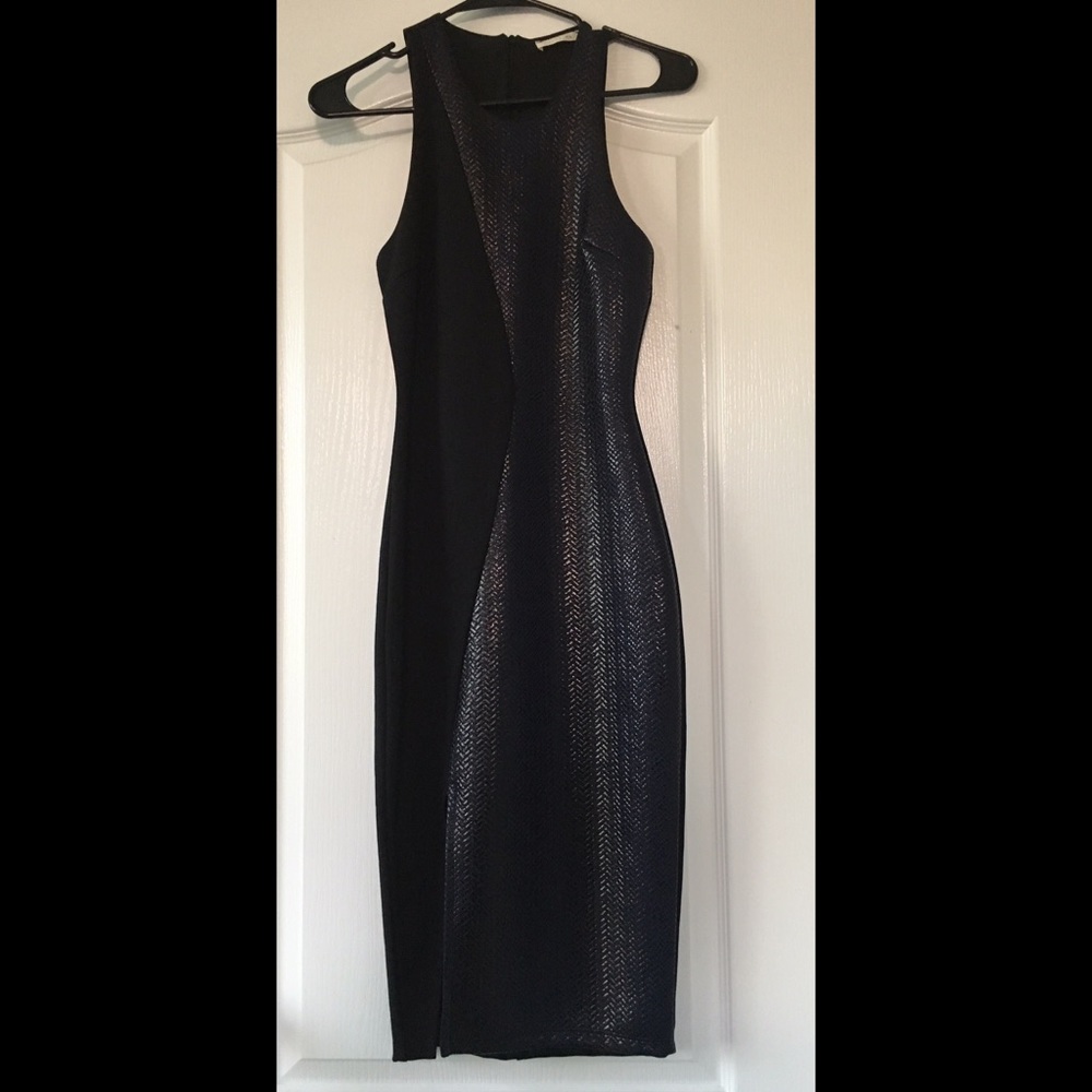 Beautiful sleeveless body hugging dress