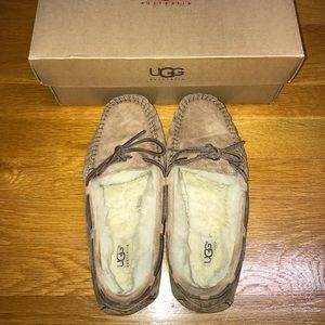 UGG Dakota Slipper, Size 8
