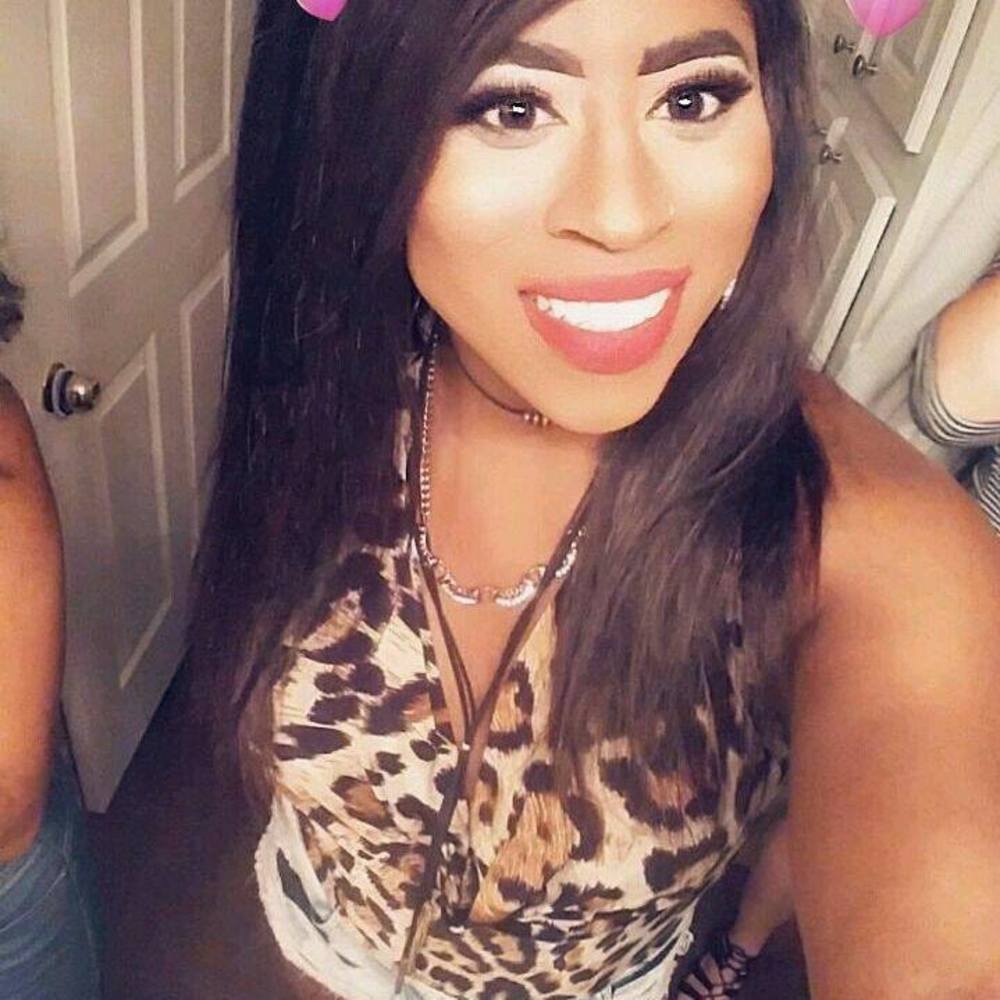 Meet your Posher, Raquel