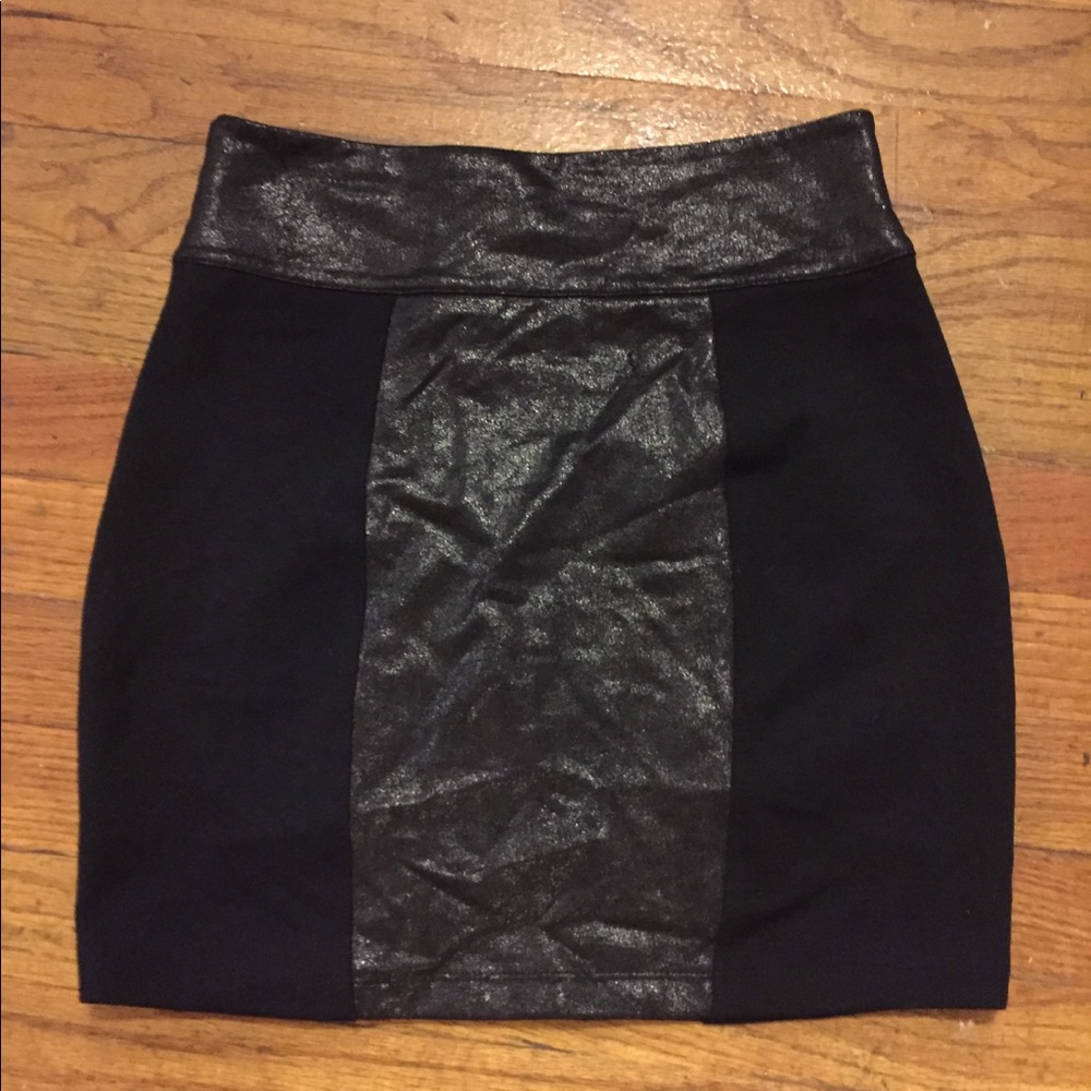 Silence + Noise Mini Skirt (black)
