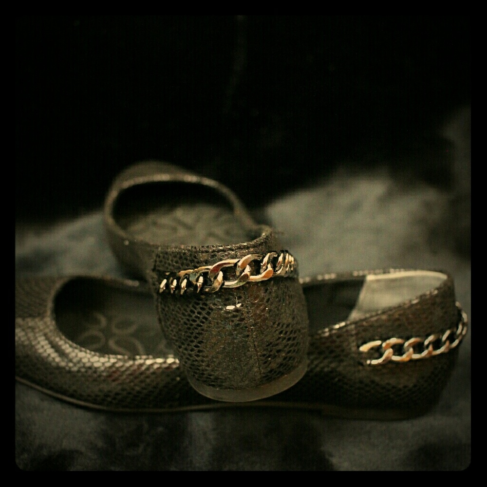 Simply Vera Vera Wang Black Flats