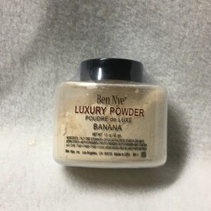 Ben Nye Banana Luxury Powder