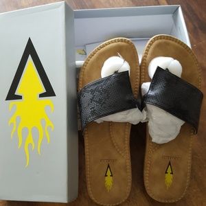 Volatile Women's Erza Wedge Sandal, Black-Lizard