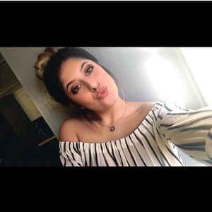 Meet your Posher, Danielle