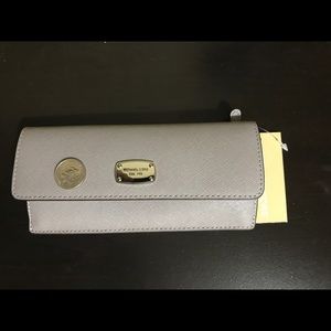Michael Kors Wallet Michael Kors Wallet