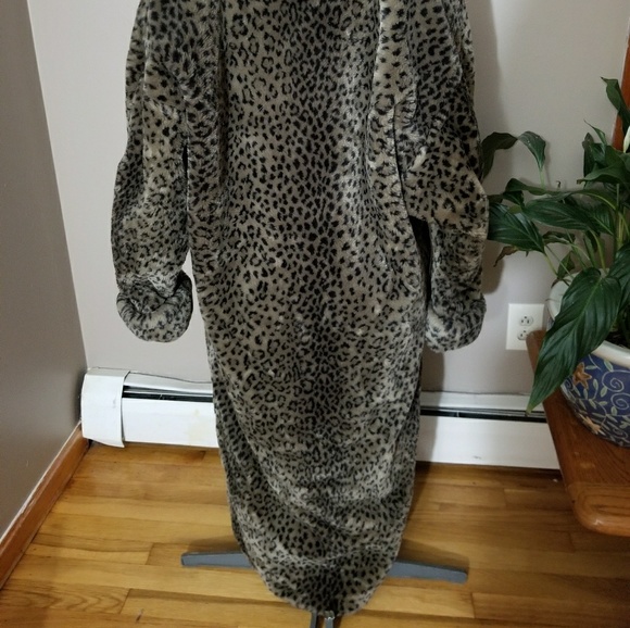 Coat - Picture 2 of 3