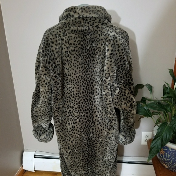 Coat - Picture 3 of 3