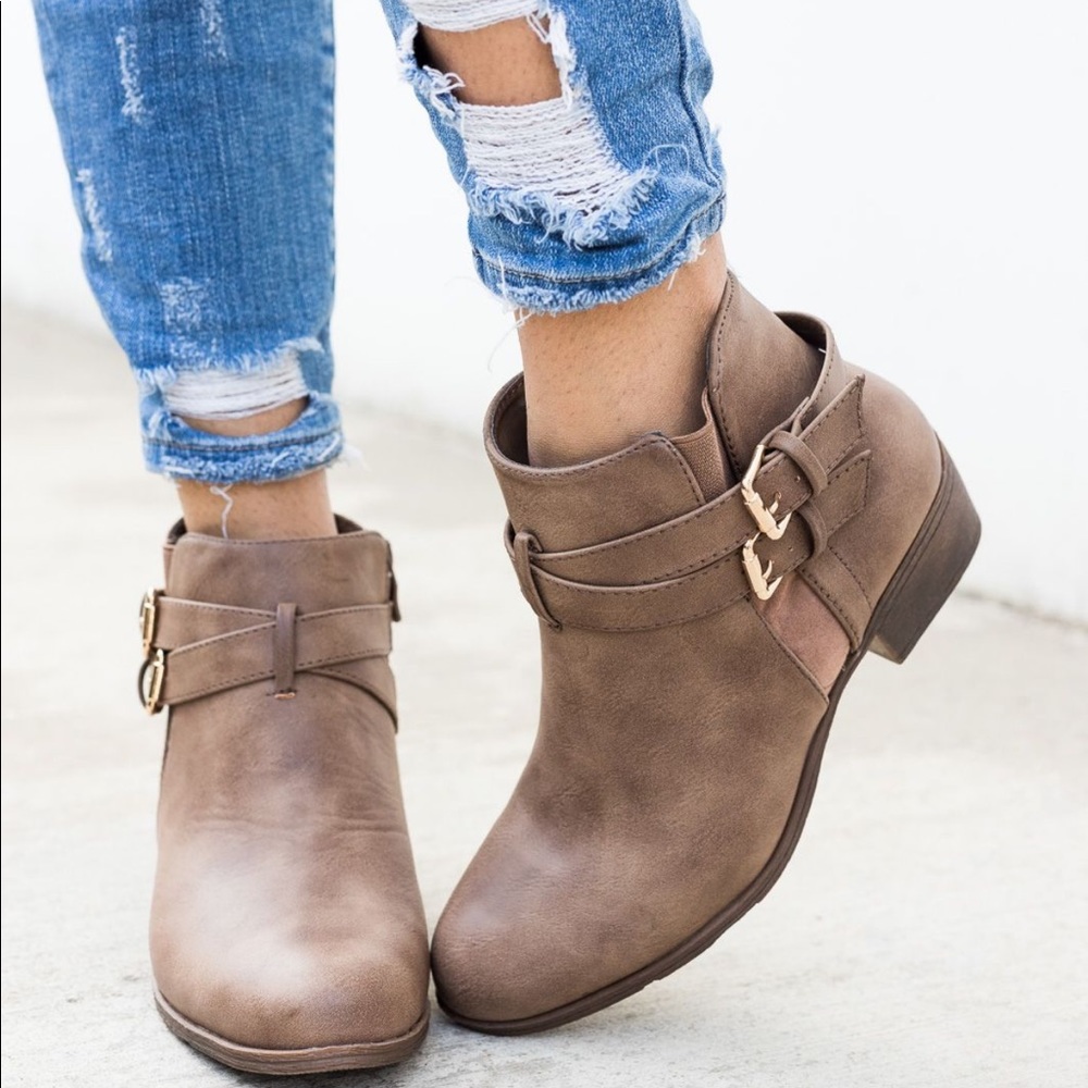 Size 5.5 Left only Ankle Booties - Picture 2 of 3