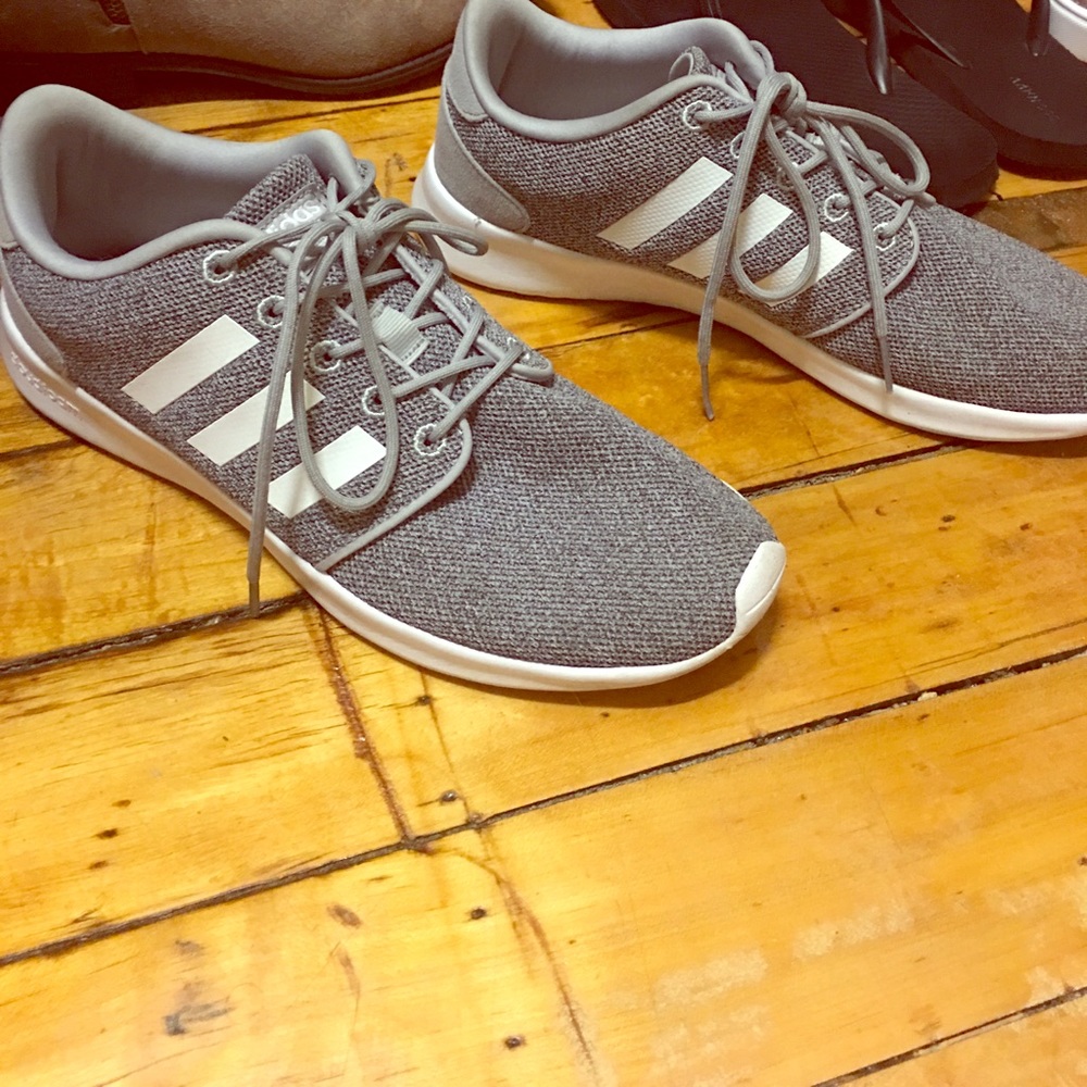 CLOUD FOAM ADIDDAS SNEAKERS