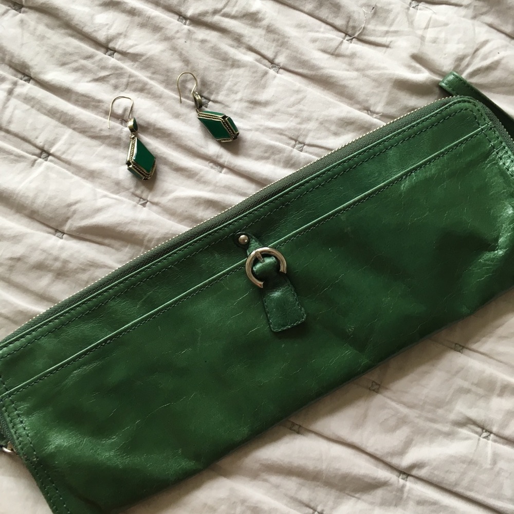 ✨TRICKY2PC✨ Matching Clutch & Earrings