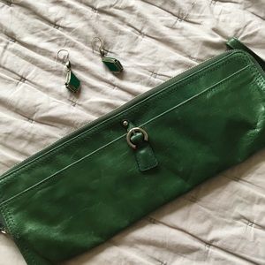 ✨TRICKY2PC✨ Matching Clutch & Earrings