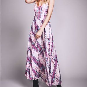 ✨ Free People Strappy Silk Maxi ✨ ✨ Free People Strappy Silk Maxi ✨