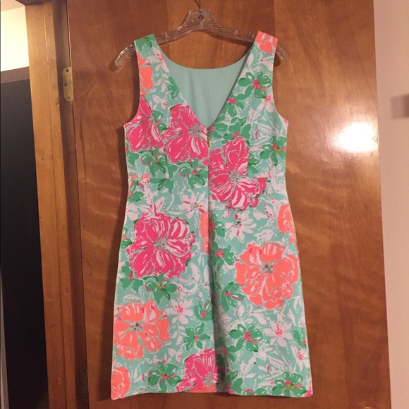 Gently Used Lilly Pulitzer Shift Dress 🌸 - Picture 2 of 3