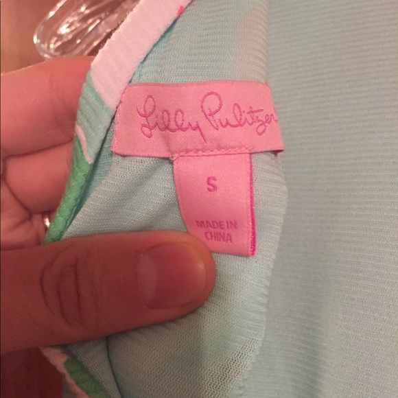 Gently Used Lilly Pulitzer Shift Dress 🌸 - Picture 3 of 3