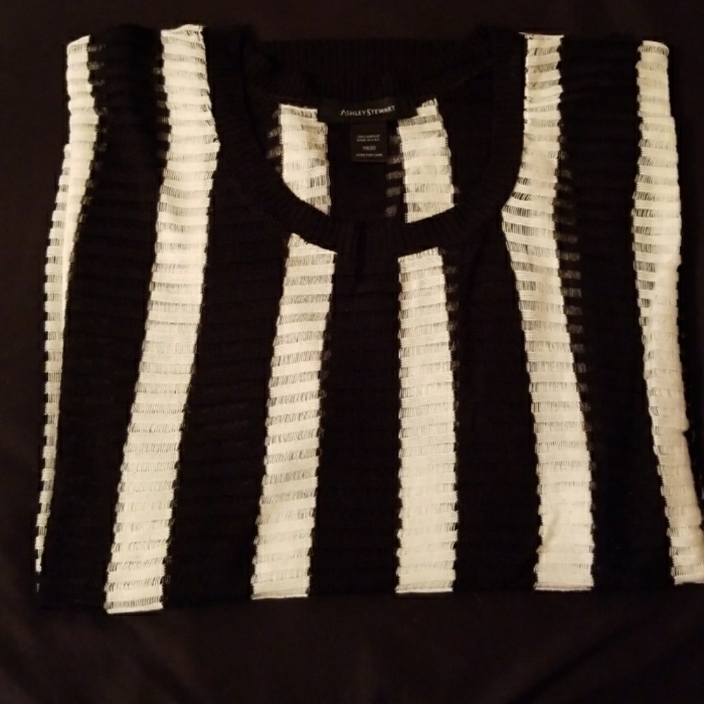 Black/white Acrylic Sweater