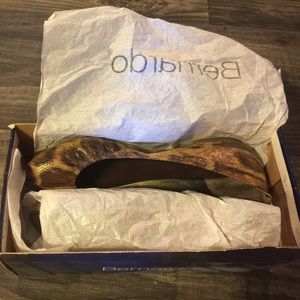 Banana Republic Shoes - Banana Republic flat Banana Republic Shoes - Banana Republic flat