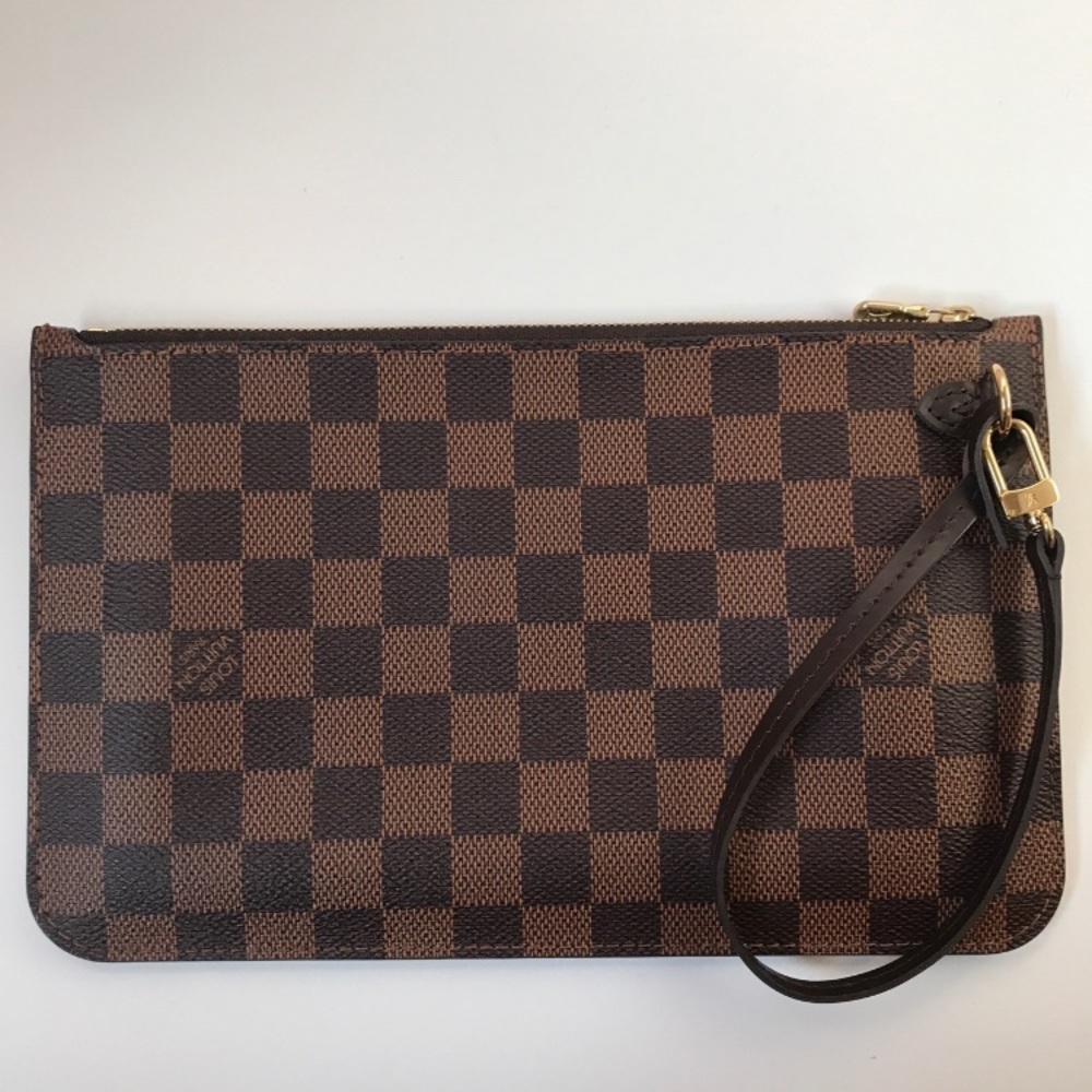 Authentic Louis Vuitton Neverfull MM clutch✨