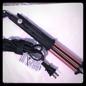 Kardashian 3in1 hair iron. Kardashian 3in1 hair iron.
