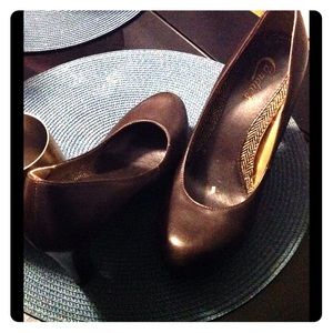Brown heel for a business women.