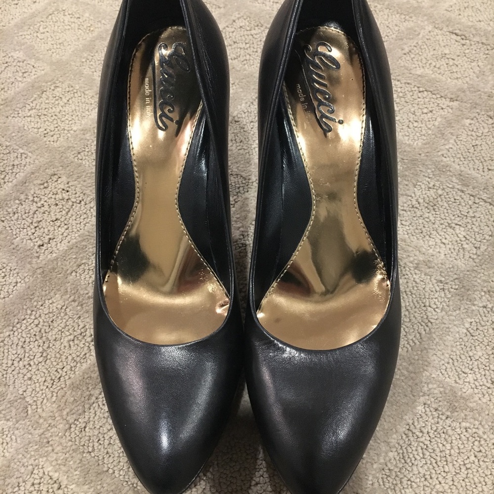 Gucci pumps