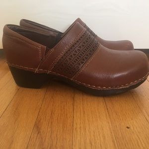Bjorndal brown clogs